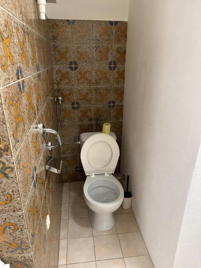 Central Plaza Great Apartment 4 Bedroom 3 Bathroom Bruckneudorf エクステリア 写真