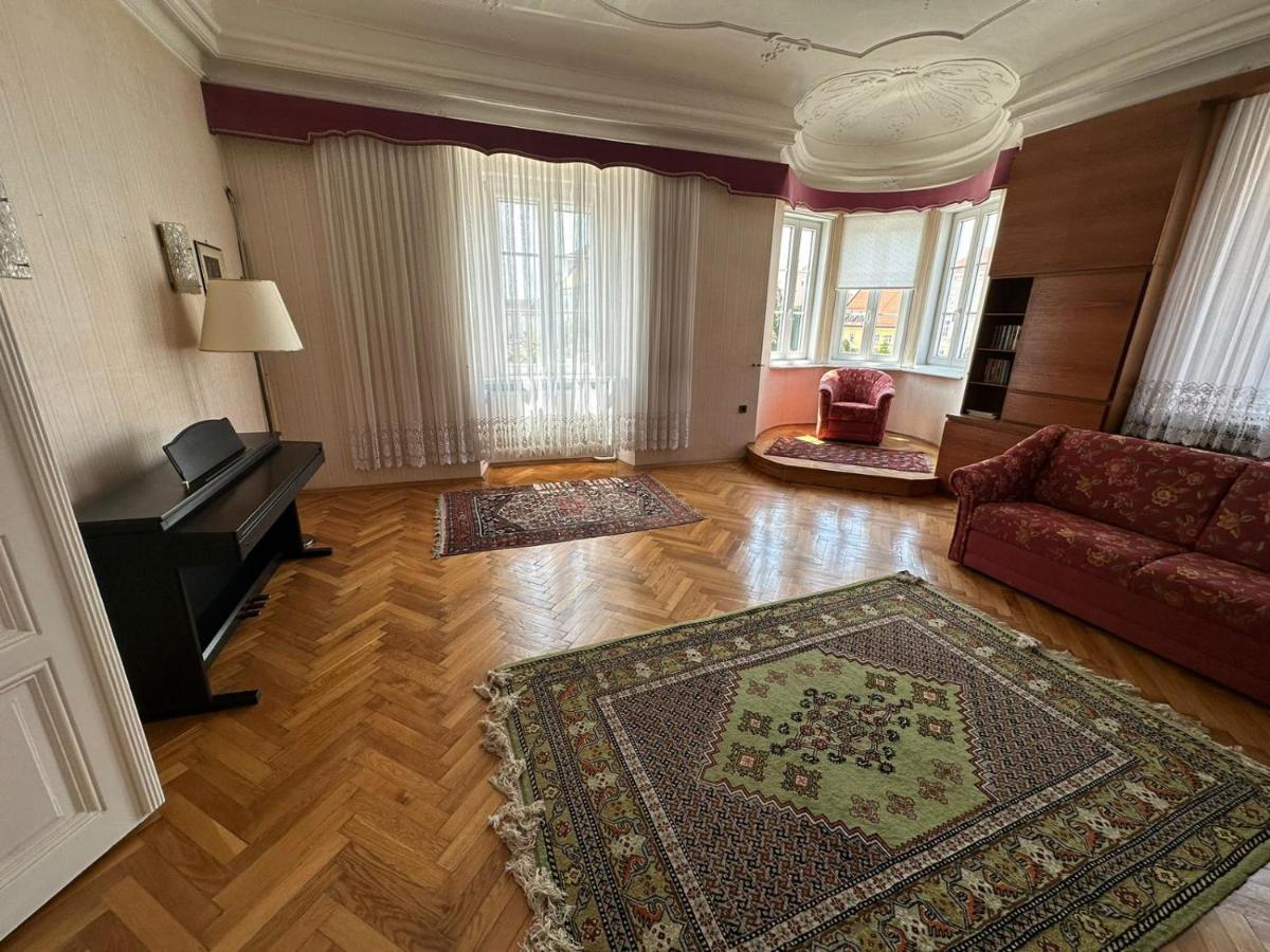 Central Plaza Great Apartment 4 Bedroom 3 Bathroom Bruckneudorf エクステリア 写真